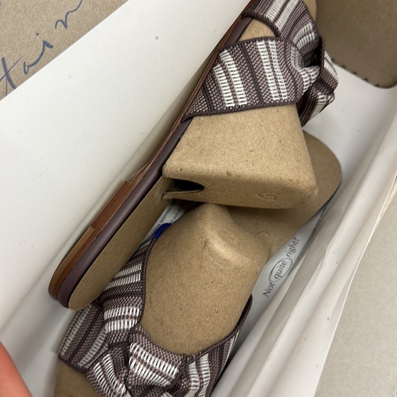 NWT Rothy’s Taupe Sandals - Picture 3 of 3